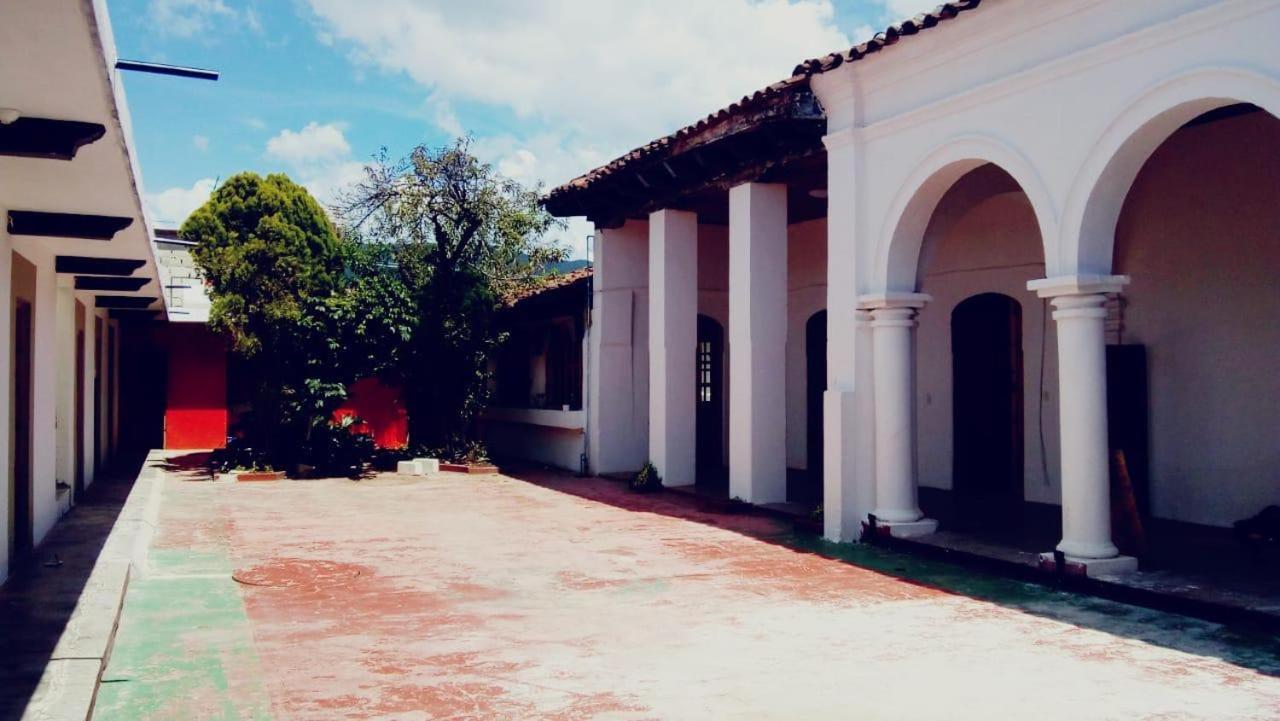 Fandango Vandrarhem San Cristóbal de Las Casas Exteriör bild